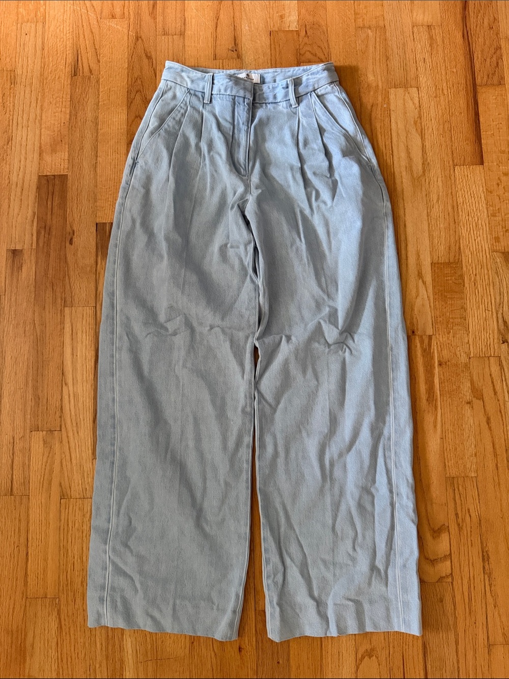 Aritzia pleated denim